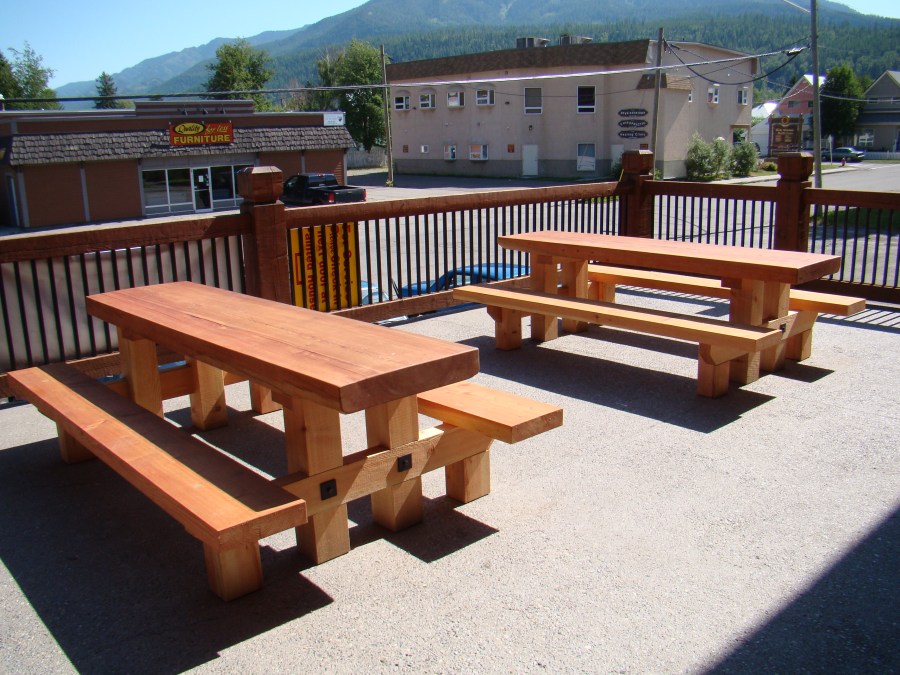Raging Elk Picnic Table